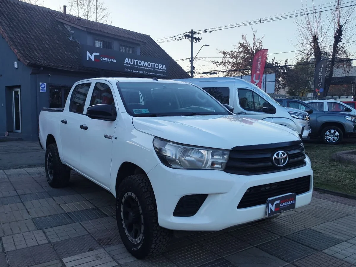 TOYOTA HILUX DX 2.4 2017 - Miniatura 8