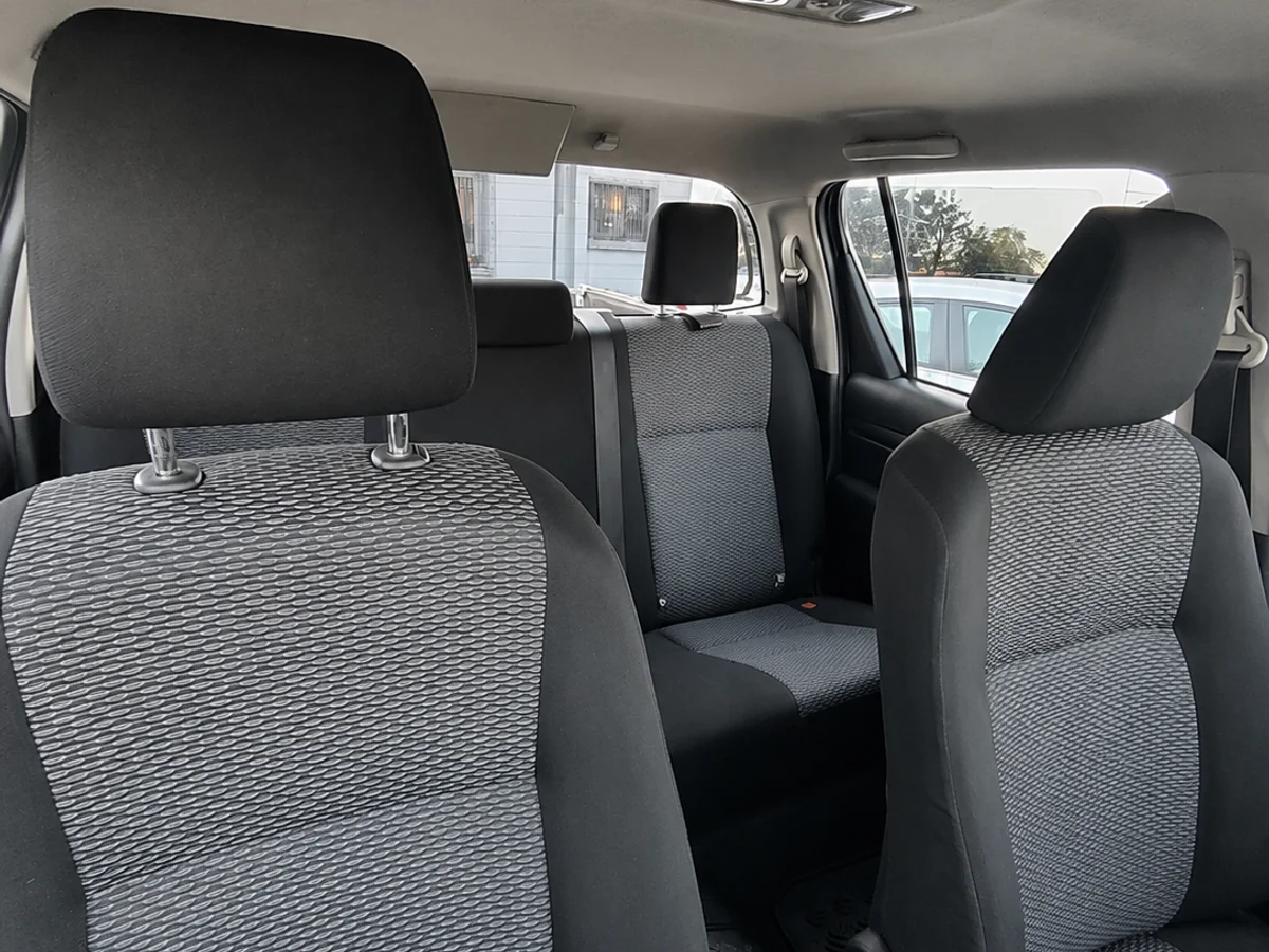 TOYOTA HILUX DX 2.4 2017 - Miniatura 11