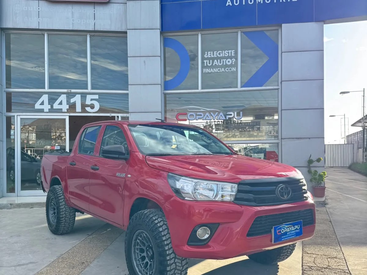 TOYOTA Hilux 2.4 2022 - Miniatura 9