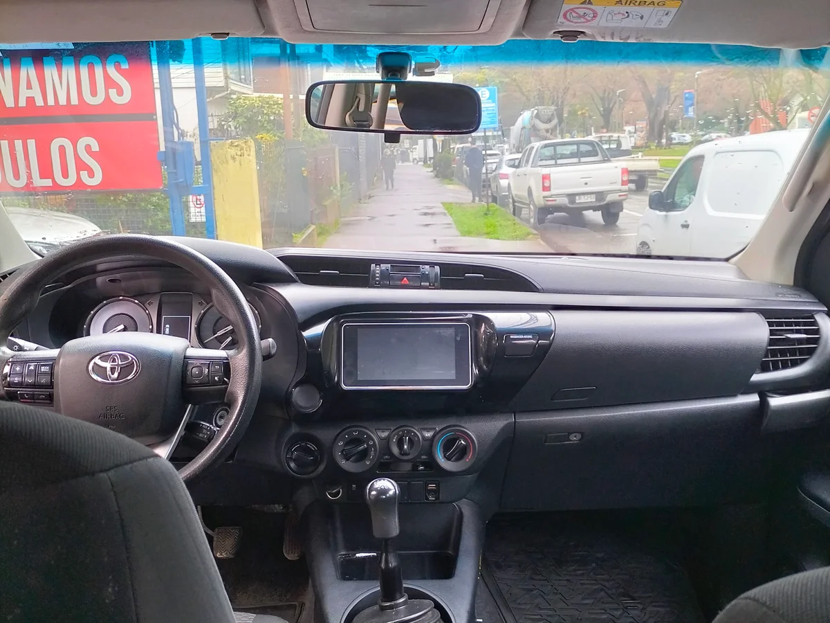 TOYOTA Hilux 2.4 D 4X4 2022 - Miniatura 9