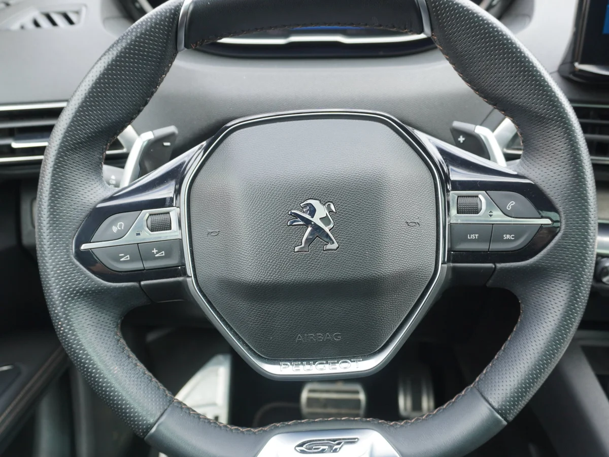 Peugeot 5008 Blue HDI 130 1.5 Año 2023 miniatura 27
