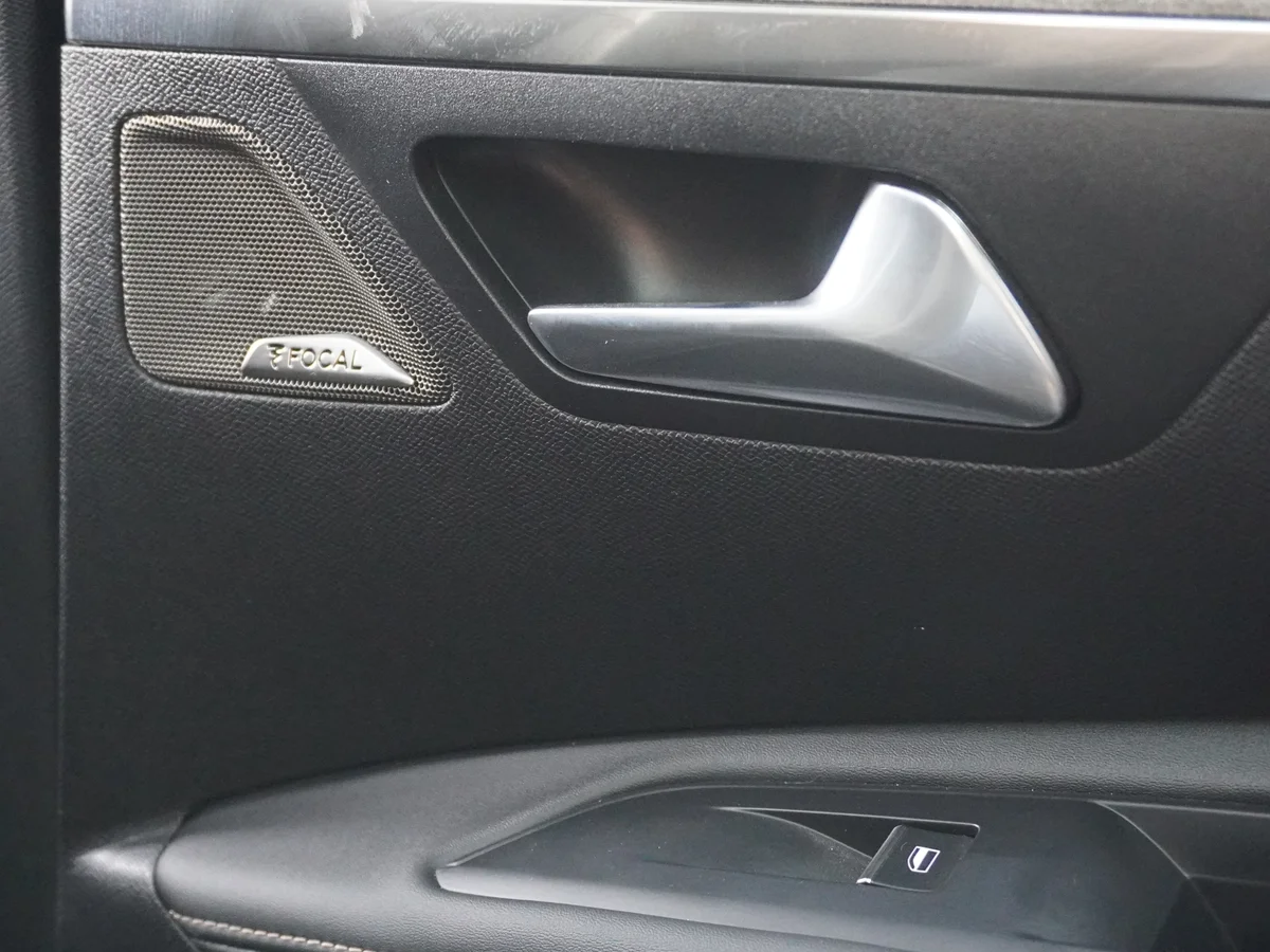 Peugeot 5008 Blue HDI 130 1.5 Año 2023 miniatura 34