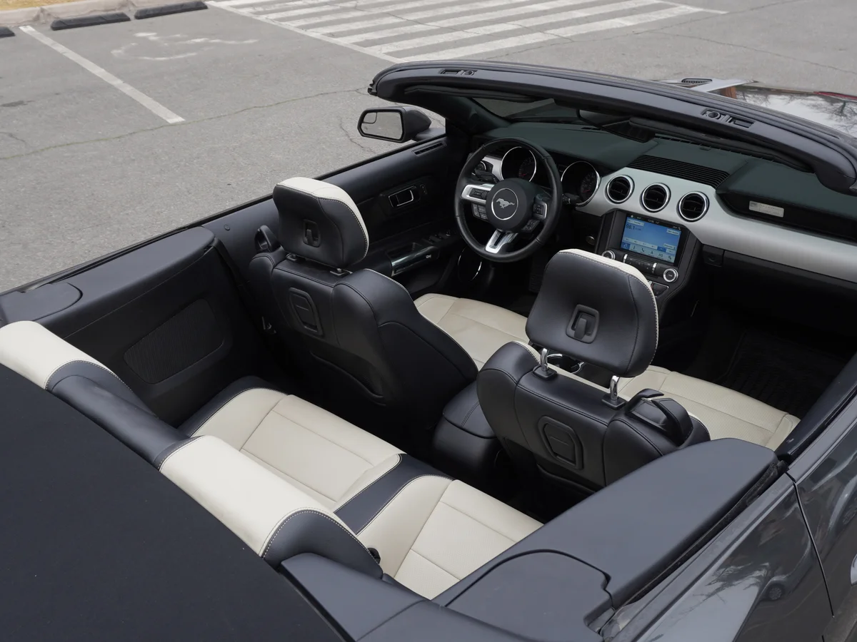 Ford Mustang 5.0 GT Cabrio Año 2016 miniatura 20