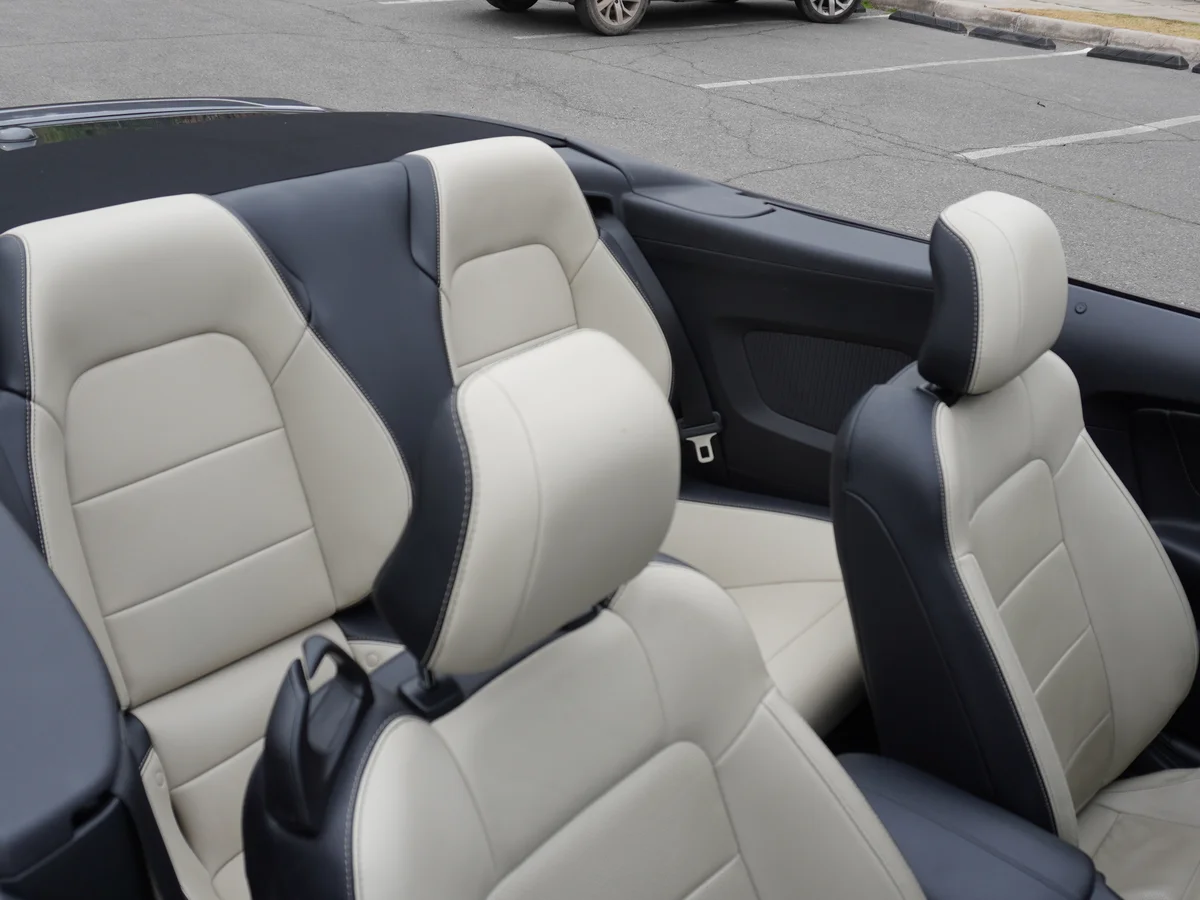 Ford Mustang 5.0 GT Cabrio Año 2016 miniatura 22