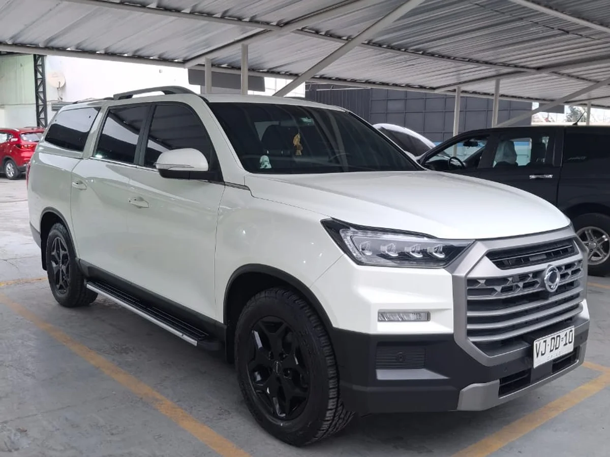 SSANGYONG Musso 2.2 TD LIMITED PLUS DIESEL 2WD AT6 2025 - Miniatura 17