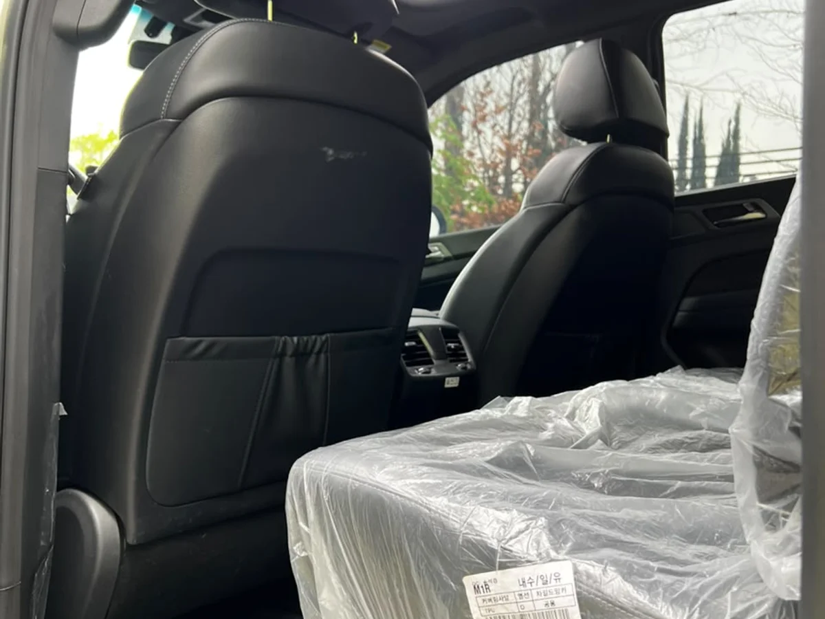 SSANGYONG Musso 2.2 TD LIMITED PLUS DIESEL 4WD AT6 2025 - Miniatura 7