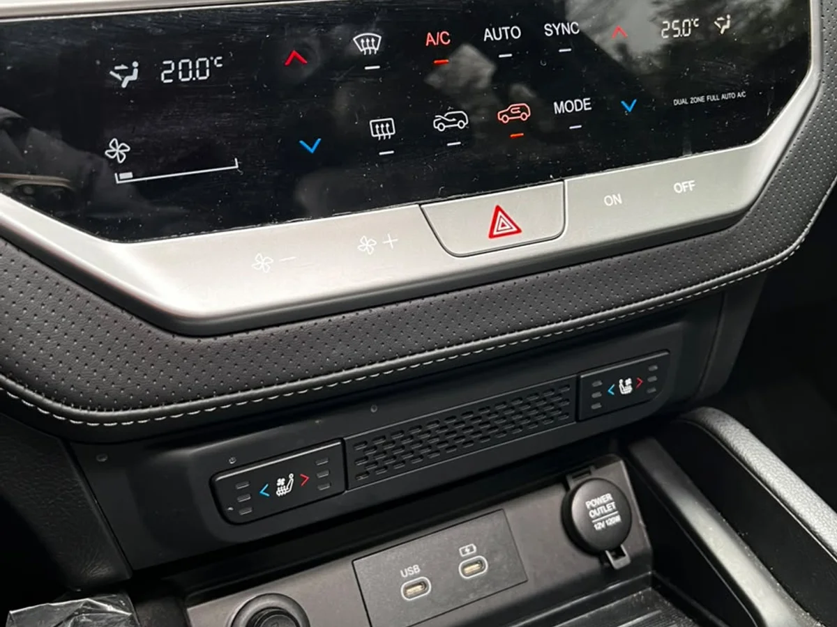 SSANGYONG Musso 2.2 TD LIMITED PLUS DIESEL 4WD AT6 2025 - Miniatura 18