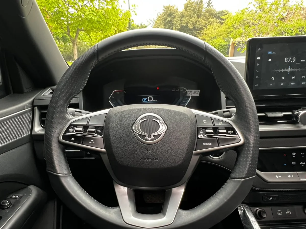 SSANGYONG Musso 2.2 TD LIMITED PLUS DIESEL 4WD AT6 2025 - Miniatura 22