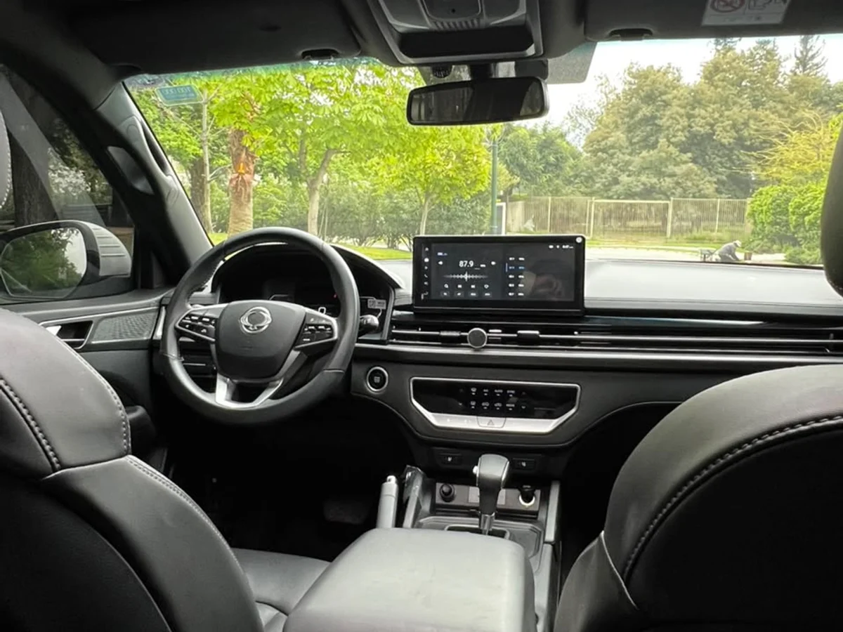 SSANGYONG Musso 2.2 TD LIMITED PLUS DIESEL 4WD AT6 2025 - Miniatura 24