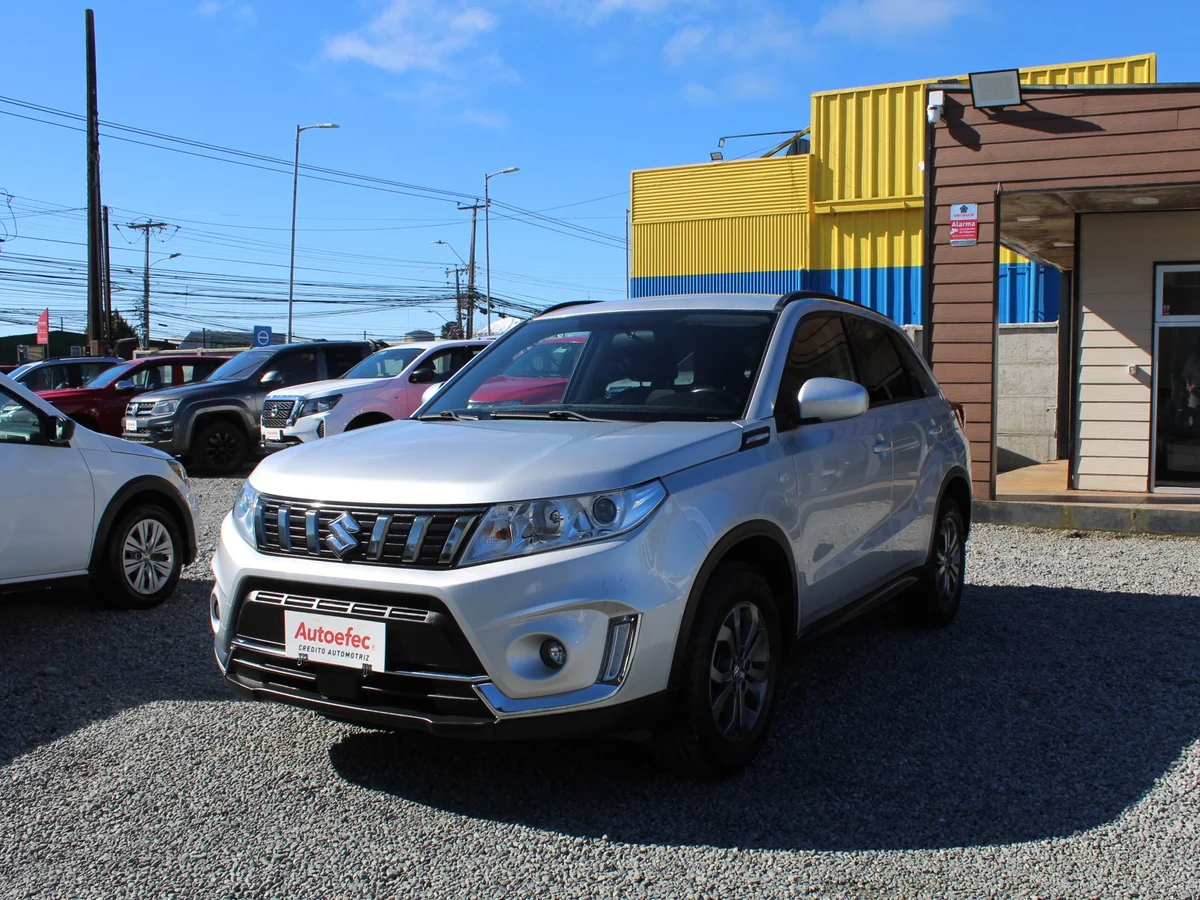 Suzuki Vitara — foto 2 de 14