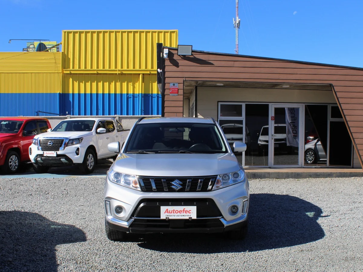 Suzuki Vitara — foto 3 de 14