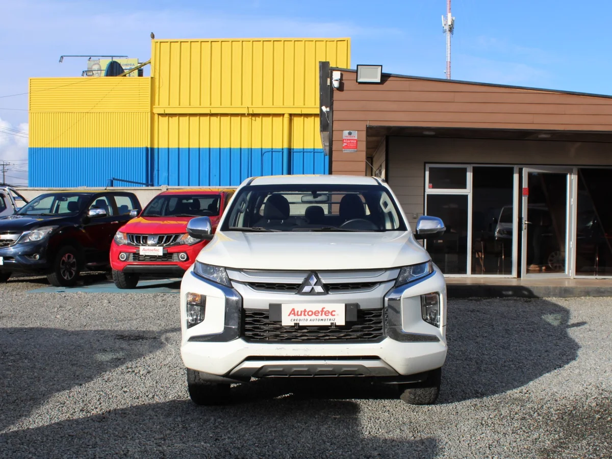 Mitsubishi L200 Katana Crt — foto 3 de 11