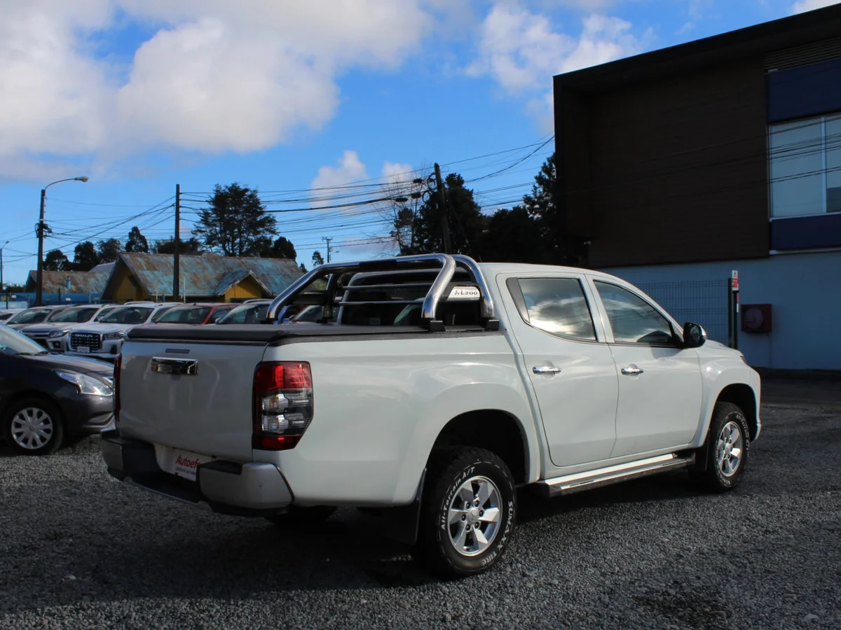 Mitsubishi L200 Katana Crt — foto 8 de 11