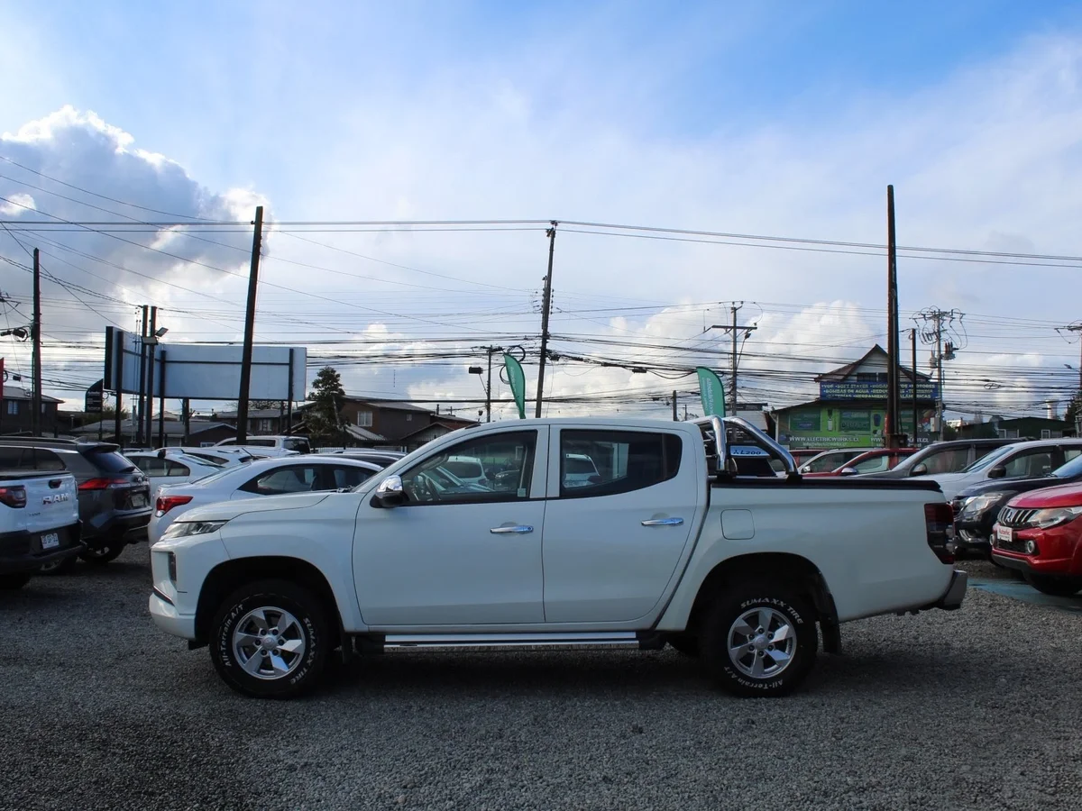 Mitsubishi L200 Katana Crt — foto 11 de 11