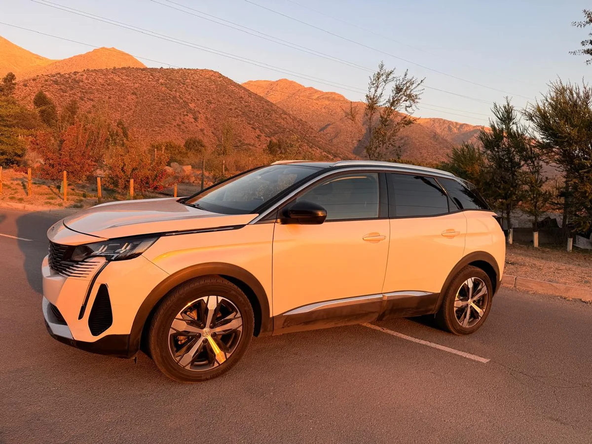 PEUGEOT 3008 ALLURE BLUEHDI 130 1.5 2023 - Miniatura 6