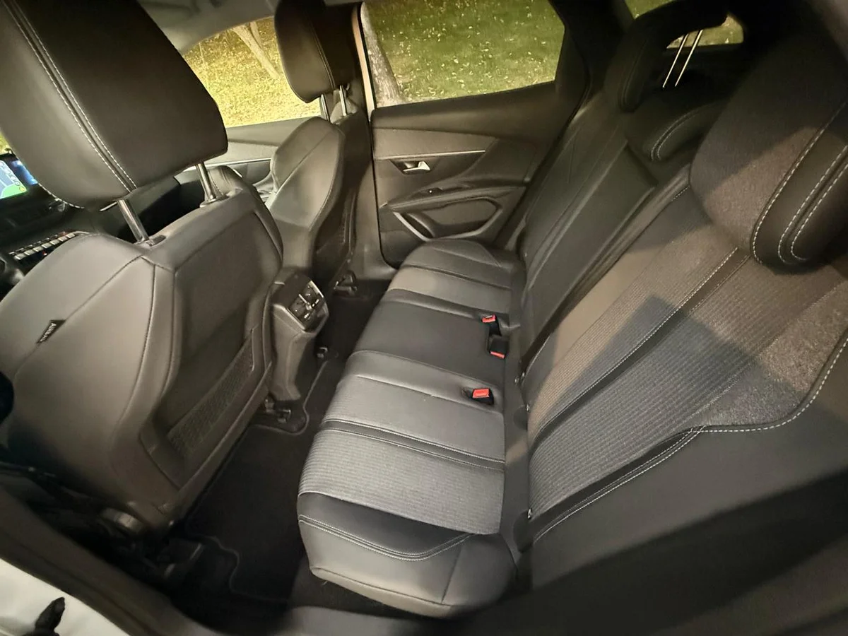 PEUGEOT 3008 ALLURE BLUEHDI 130 1.5 2023 - Miniatura 9