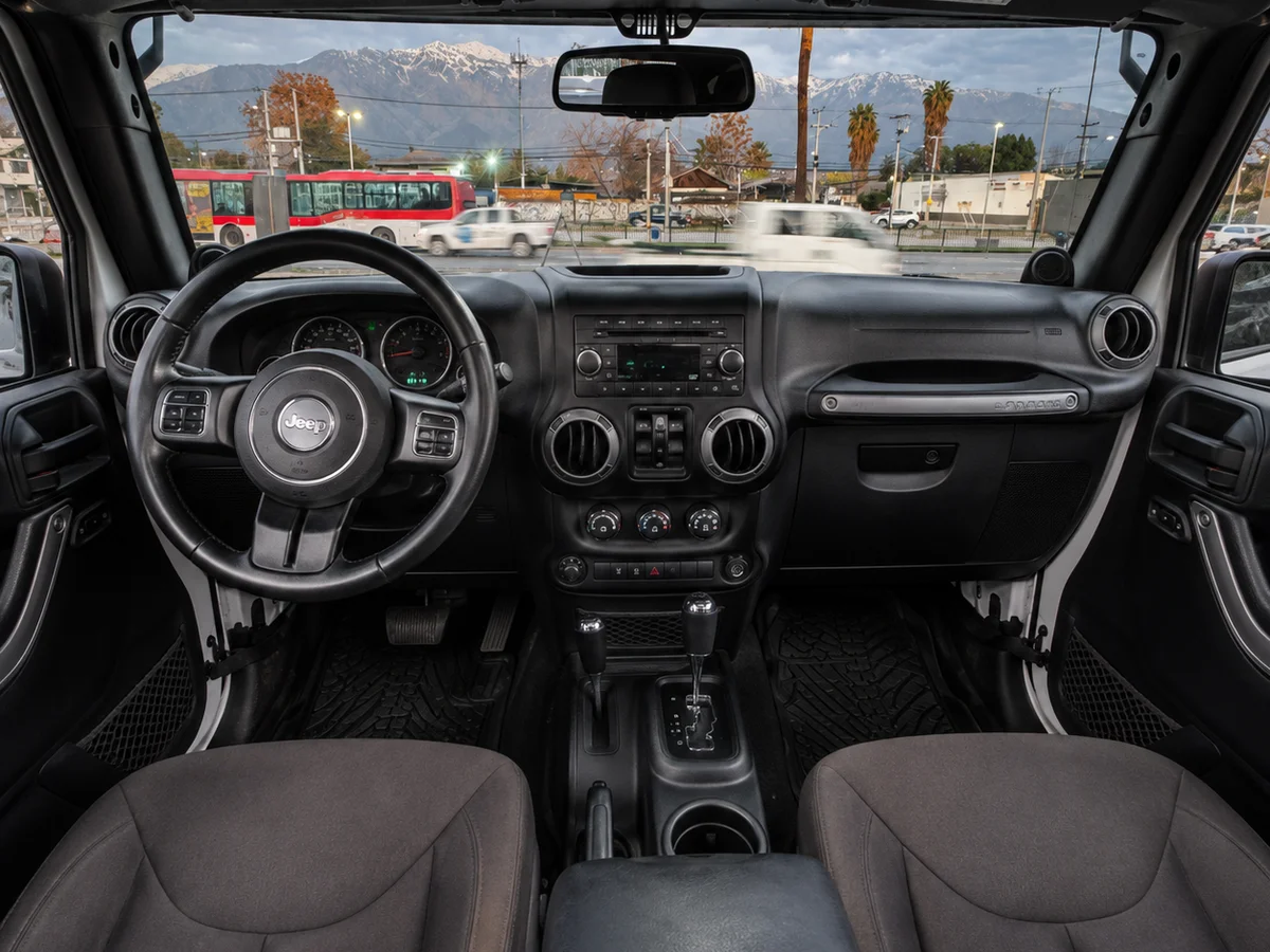 JEEP WRANGLER SPORT 4X4 3.6 AT GLX 2.4 2014