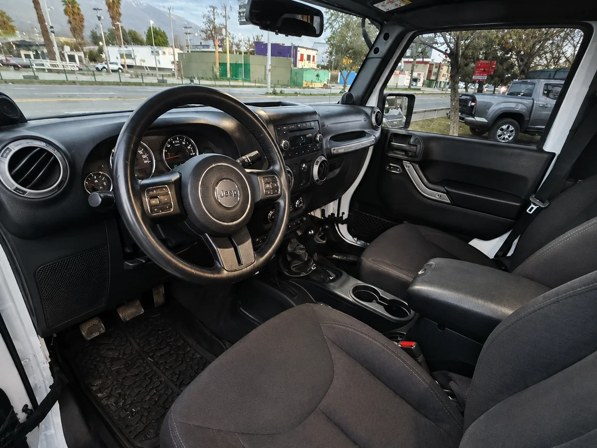 JEEP WRANGLER SPORT 4X4 3.6 AT GLX 2.4 2014 - Miniatura 7