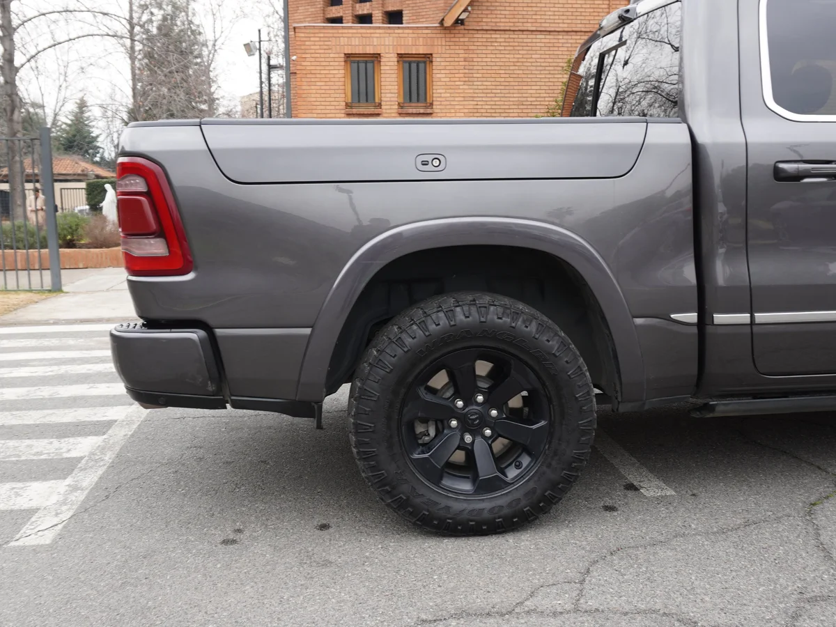 RAM 1500 Limited año 2023 miniatura 13