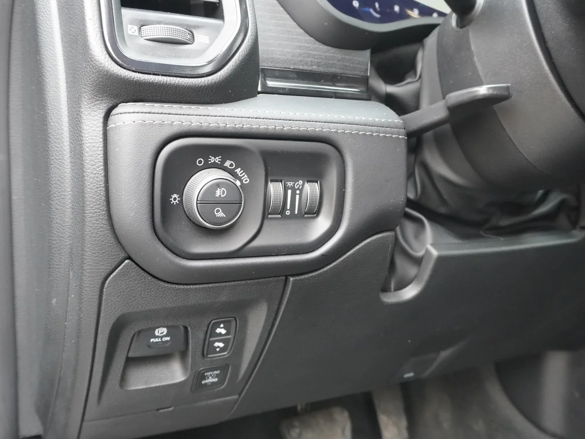 RAM 1500 Limited año 2023 miniatura 39