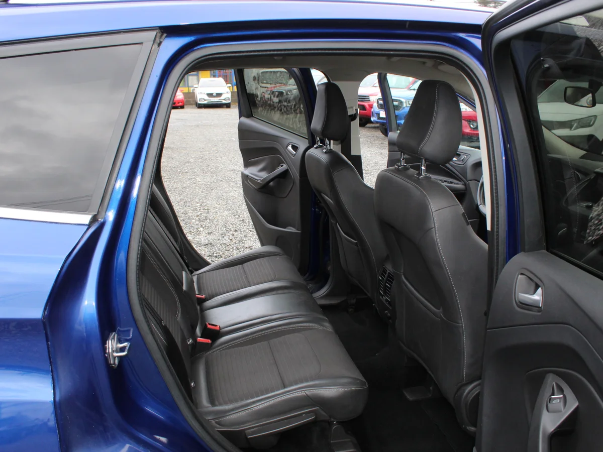 Ford Escape — foto 7 de 13