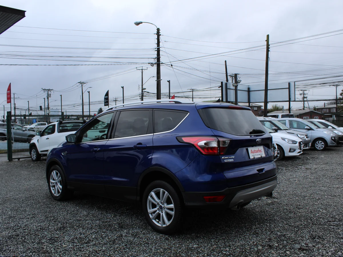 Ford Escape — foto 10 de 13