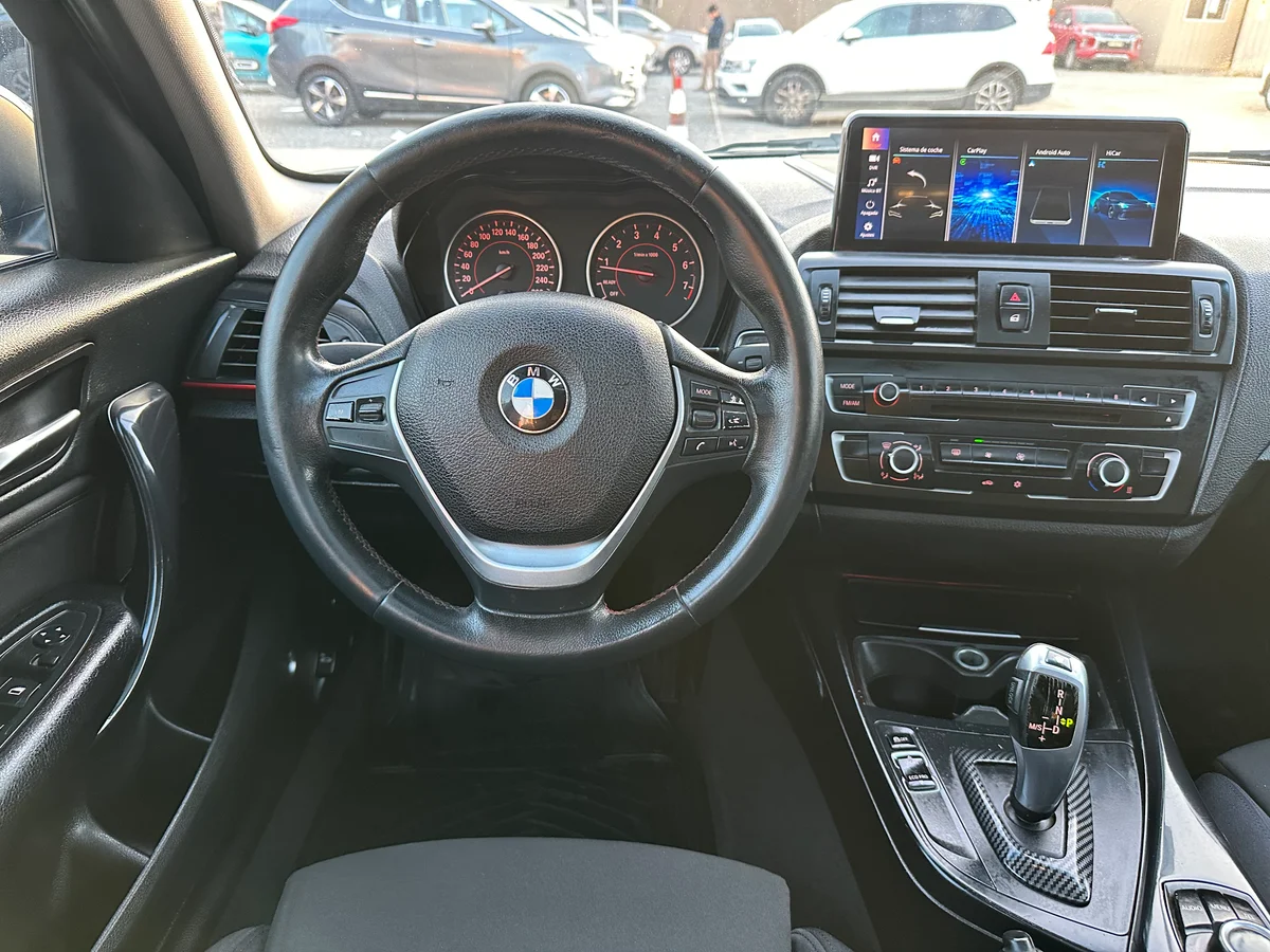 BMW 116I Sport 1.6 AUT SUNROOF 2012 - Miniatura 16