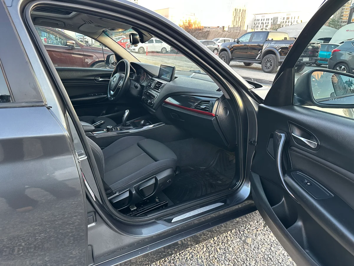 BMW 116I Sport 1.6 AUT SUNROOF 2012 - Miniatura 19