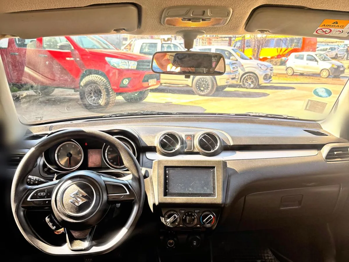 SUZUKI Swift 1.2L 2023 - Miniatura 10