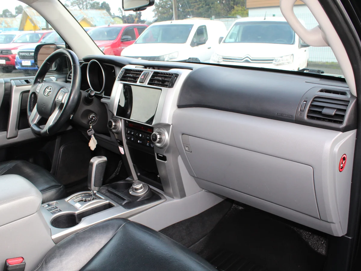 Toyota 4Runner — foto 6 de 14