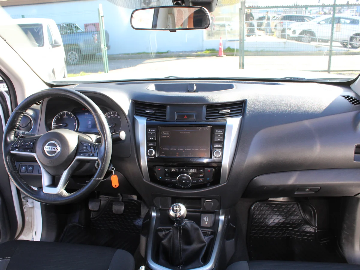 Nissan Navara 2.3D — foto 8 de 14