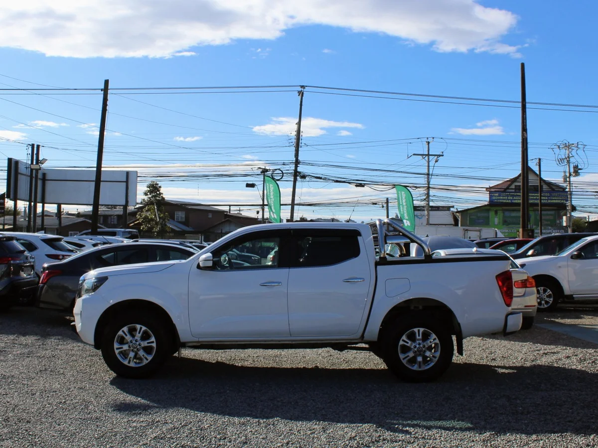 Nissan Navara 2.3D — foto 14 de 14