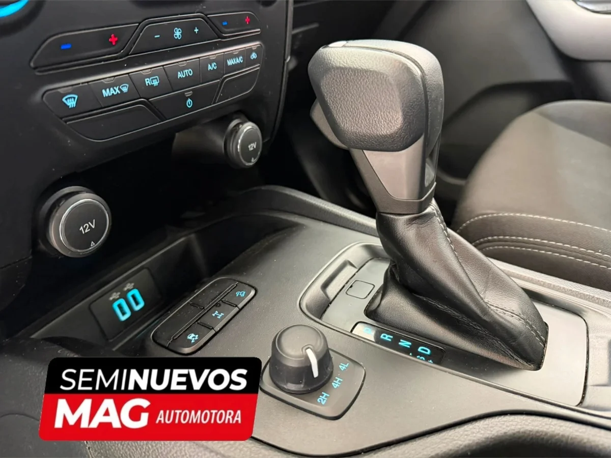 FORD RANGER XLT 4X4 AT 2023 - Miniatura 9