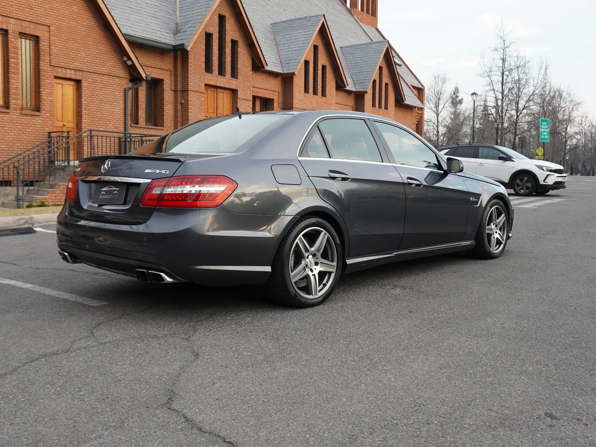 Mercedes Benz E 63 AMG Año 2011