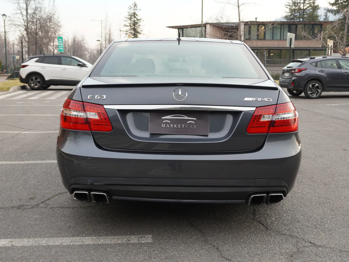 Mercedes Benz E 63 AMG Año 2011