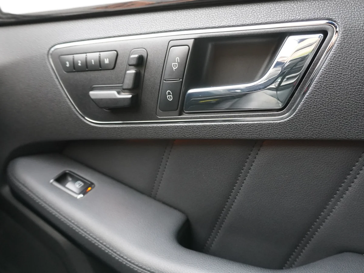 Mercedes Benz E 63 AMG Año 2011 miniatura 34