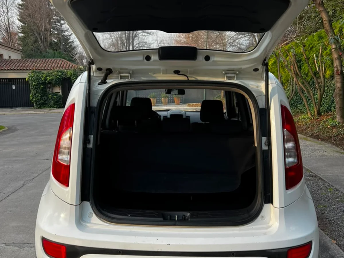 KIA Soul LX 1.6 2014 - Miniatura 16