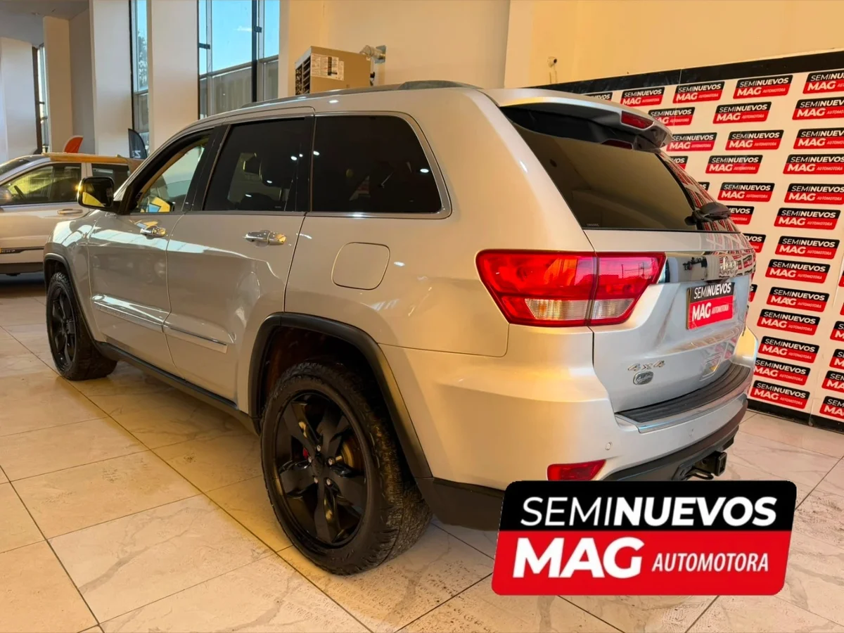 JEEP GRAND CHEROKEE OVERLAND 5.7 2012