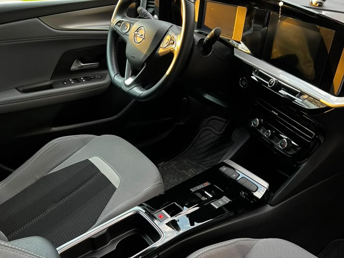 OPEL Mokka 1.2T Elegance AT8 año 2024 - Miniatura 19