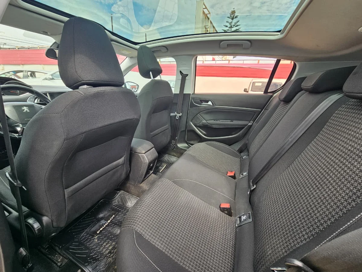 Peugeot 308 Allure — foto 10 de 11