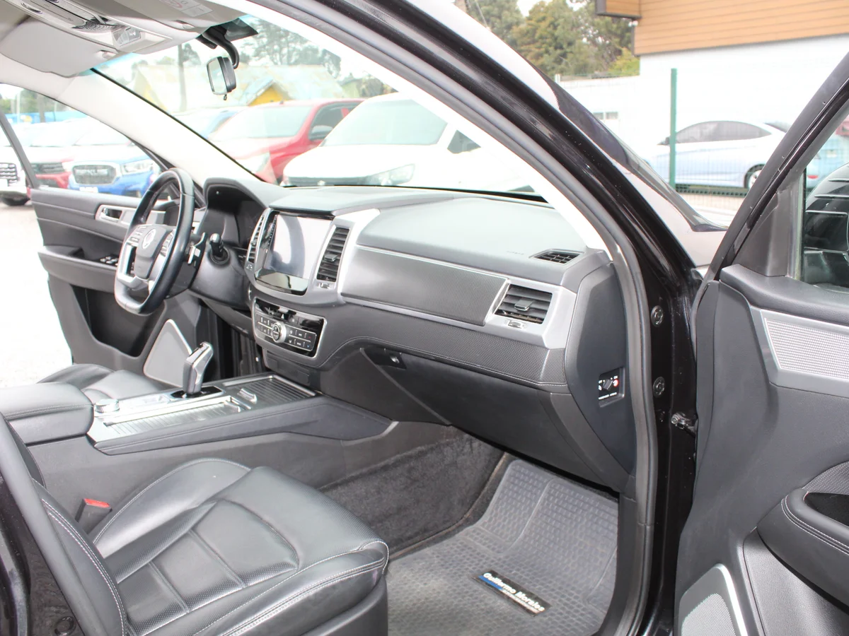 SsangYong Rexton 2.2D — foto 5 de 14