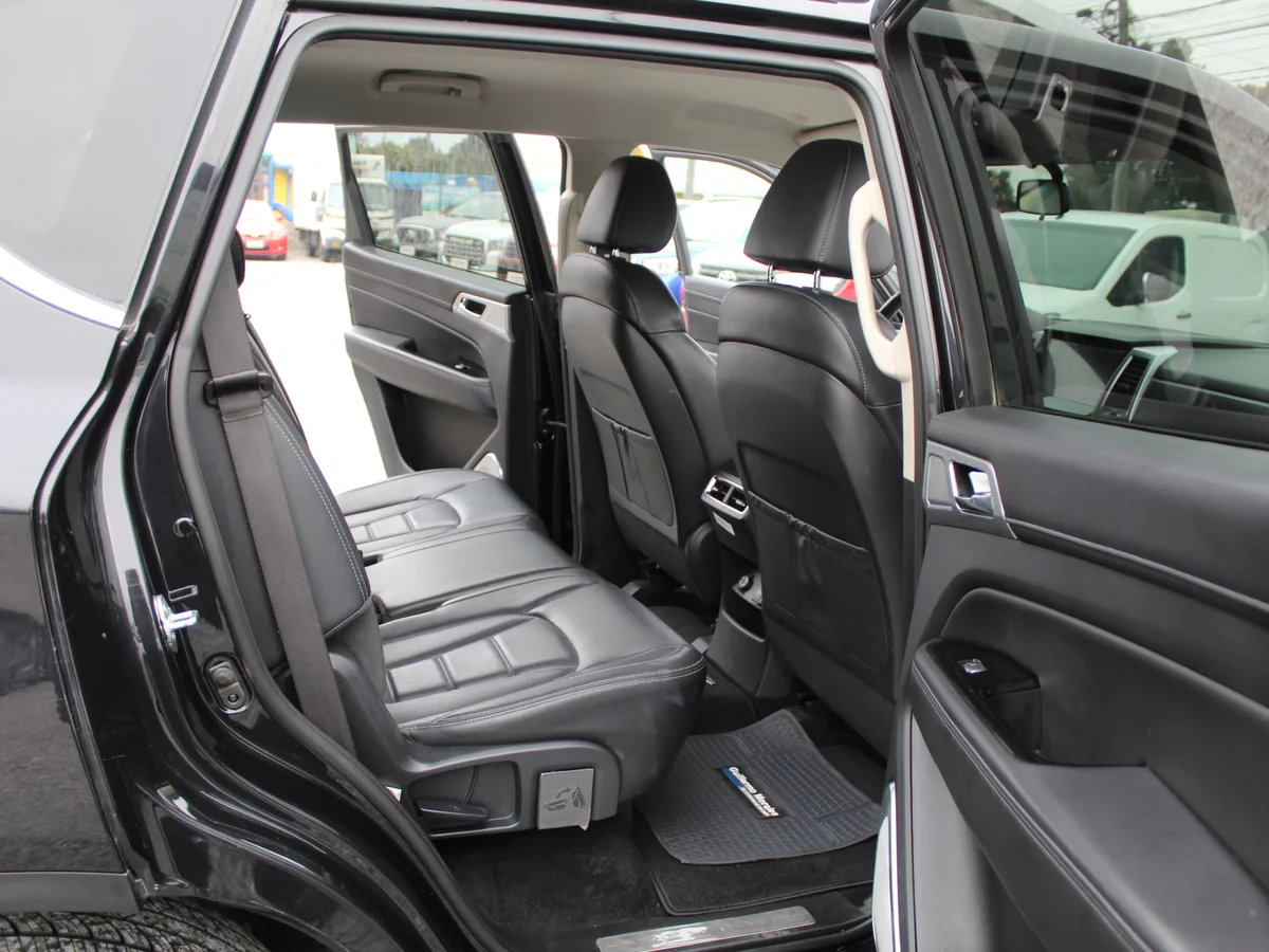 SsangYong Rexton 2.2D — foto 7 de 14