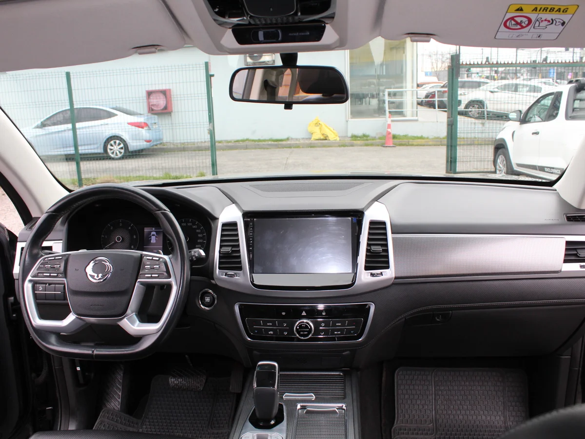 SsangYong Rexton 2.2D — foto 8 de 14