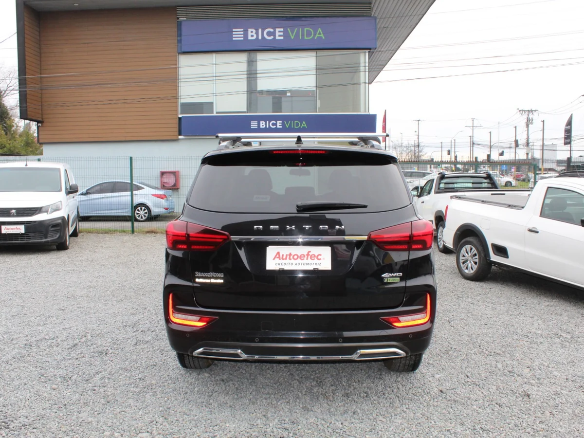 SsangYong Rexton 2.2D — foto 11 de 14