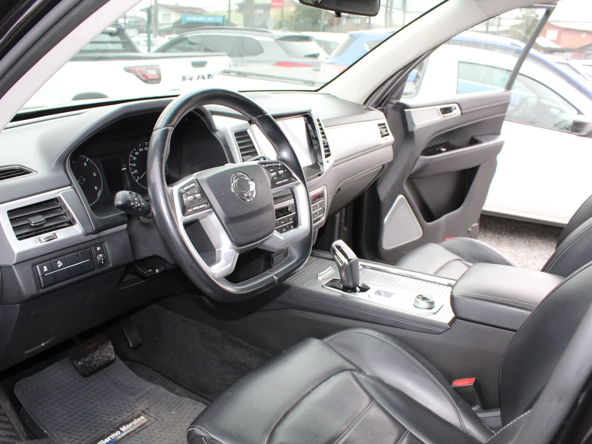SsangYong Rexton 2.2D — foto 13 de 14