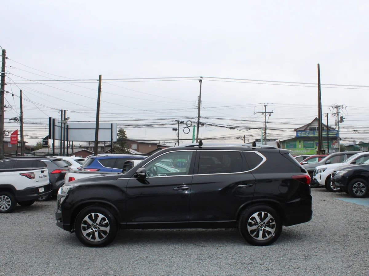 SsangYong Rexton 2.2D — foto 14 de 14