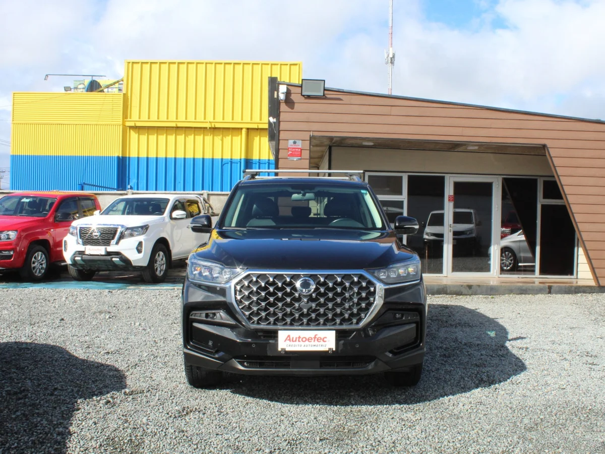 SsangYong Rexton 2.2D — foto 3 de 15