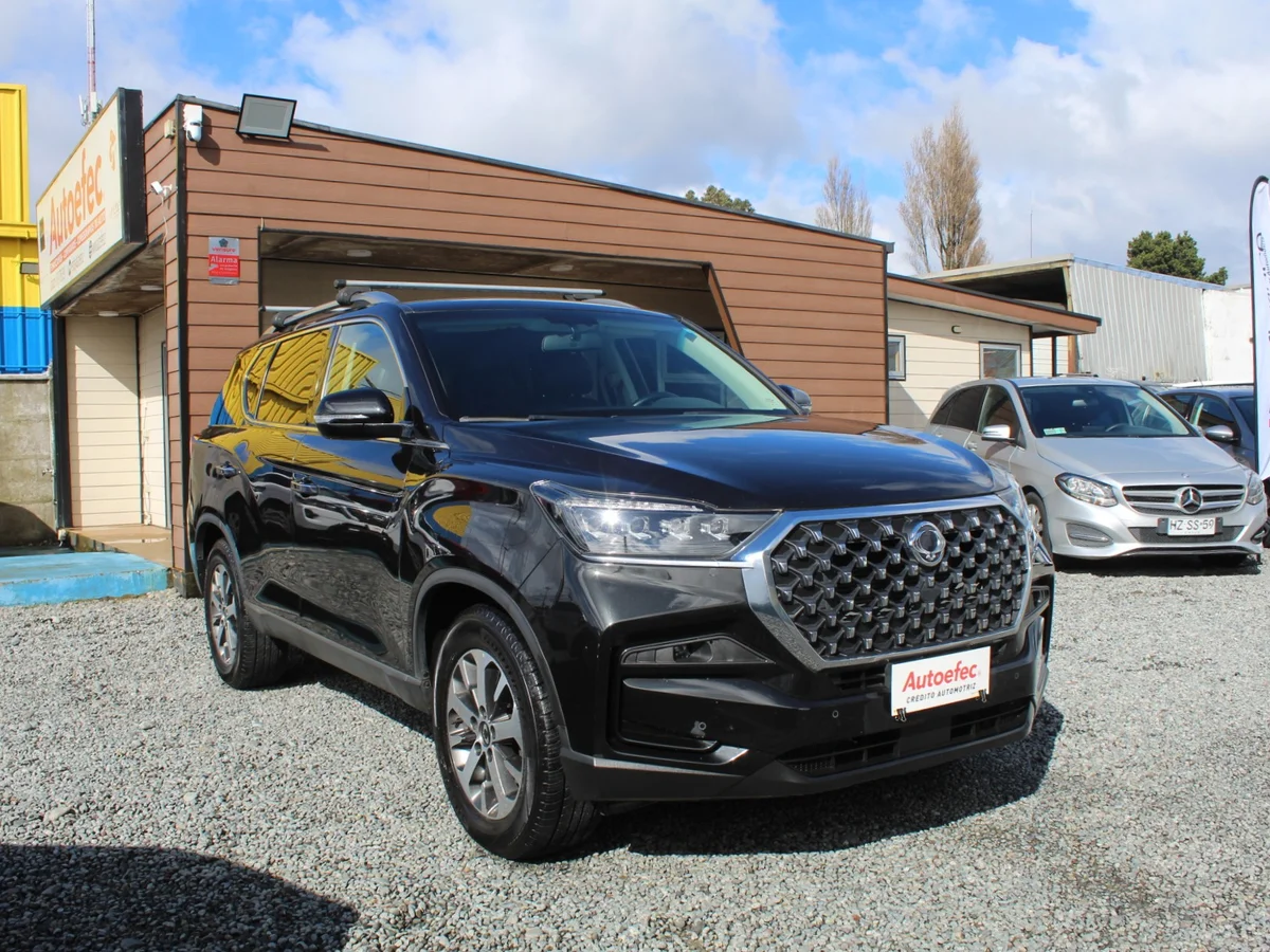 SsangYong Rexton 2.2D — foto 4 de 15