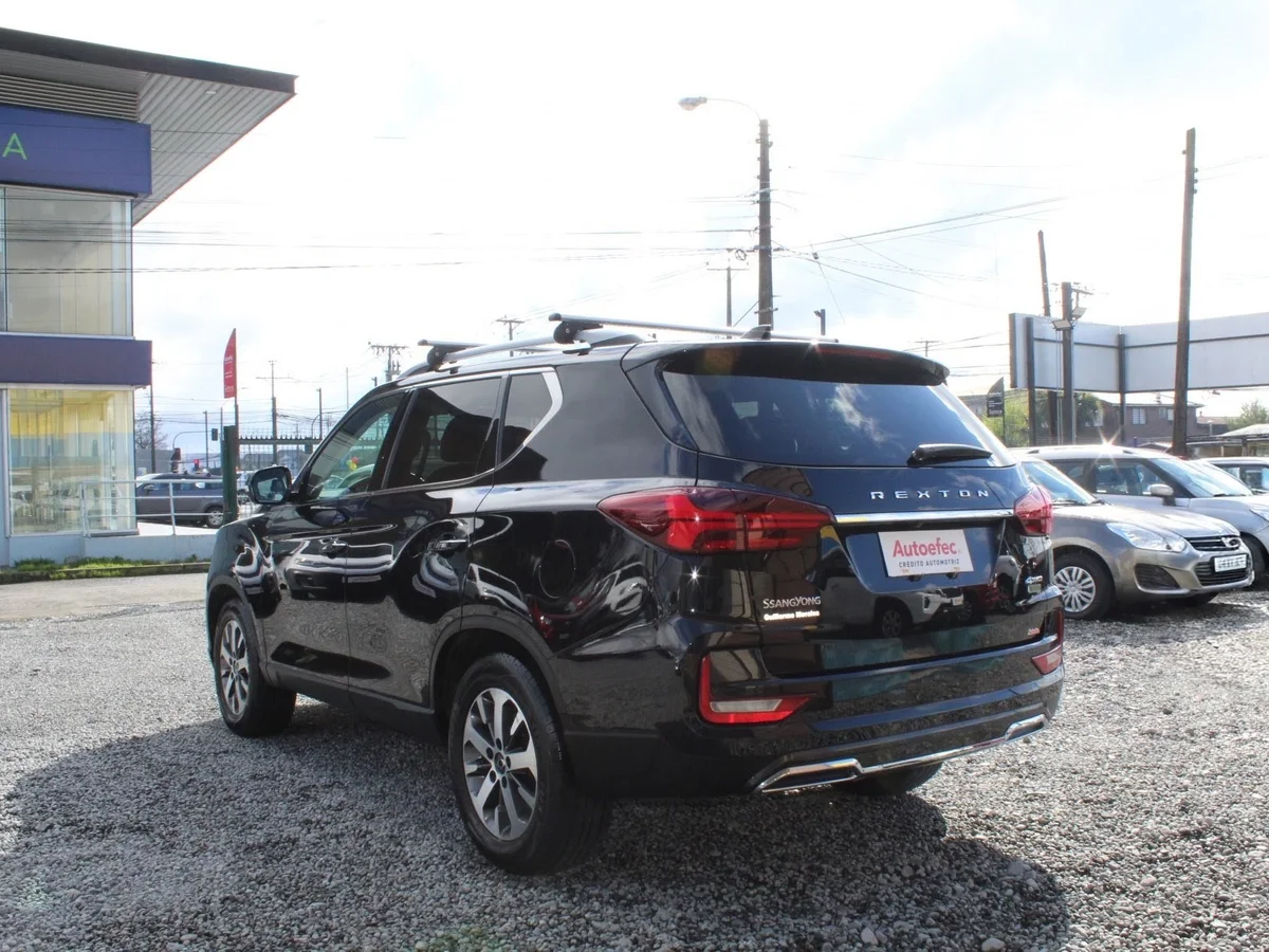 SsangYong Rexton 2.2D — foto 11 de 15