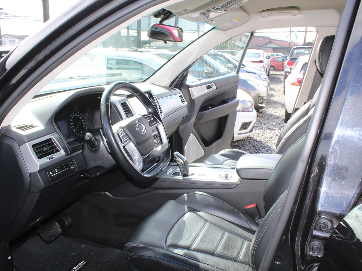 SsangYong Rexton 2.2D — foto 13 de 15